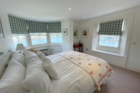 bedroom one 2.jpg