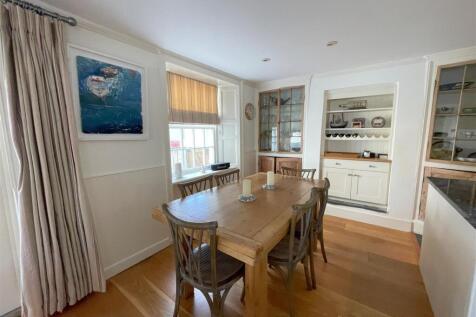 dining area 3.jpg