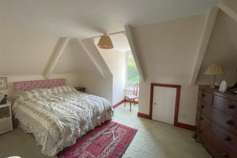 bedroom one.jpg