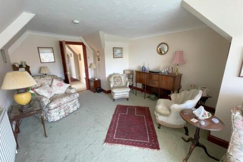 sitting room 2.jpg