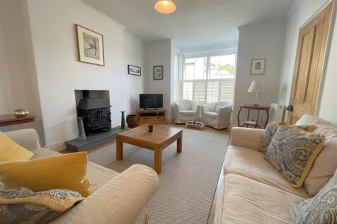 sitting room 3.jpg