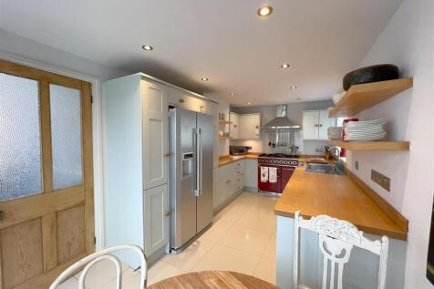 kitchen 4.jpg