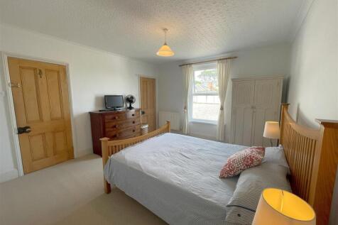 bedroom one 2.jpg