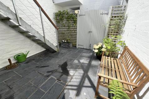 courtyard 5.JPG