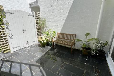 courtyard 3.jpg