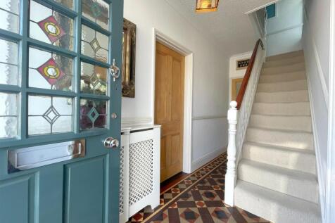 entrance hall 2.jpg
