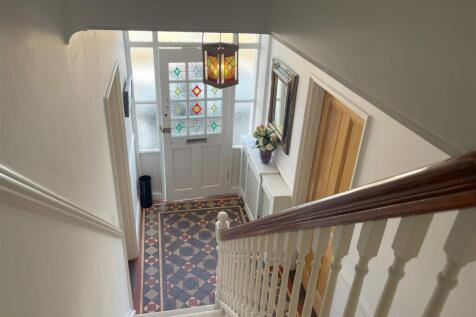 entrance hall 4.jpg
