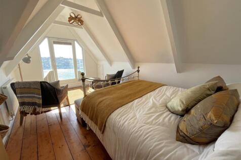 bedroom one .JPG
