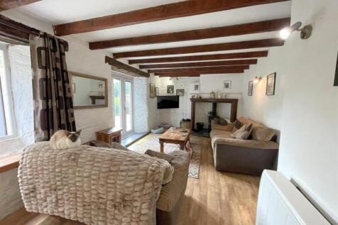 sitting room .jpg