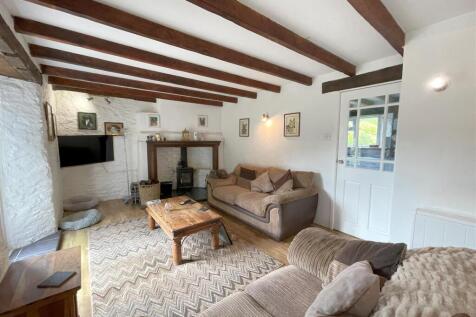 sitting room 2.jpg