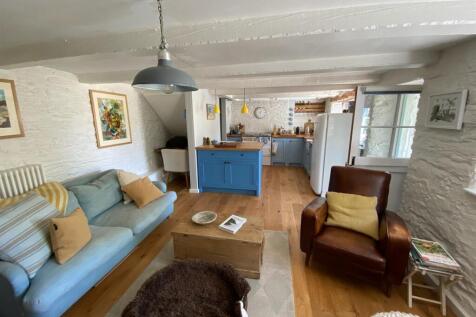 living area.jpeg