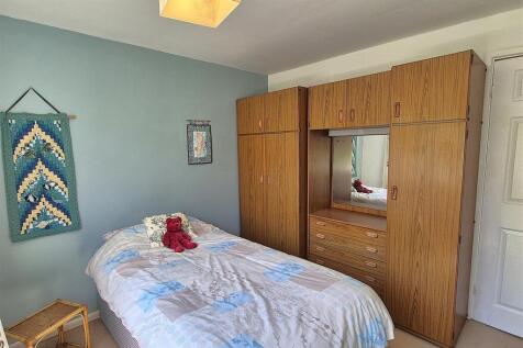 Bedroom 2 (2).jpg