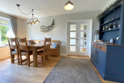dining room.jpg