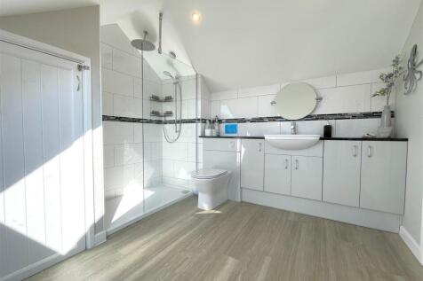 ensuite.jpg