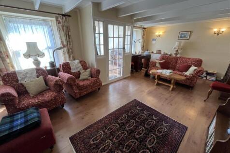 sitting room 2.JPG