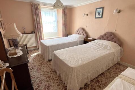 bed 2.JPG