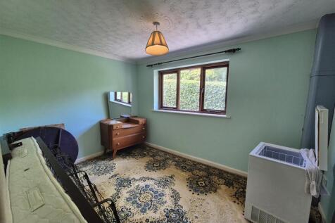 Bedroom 2.jpg
