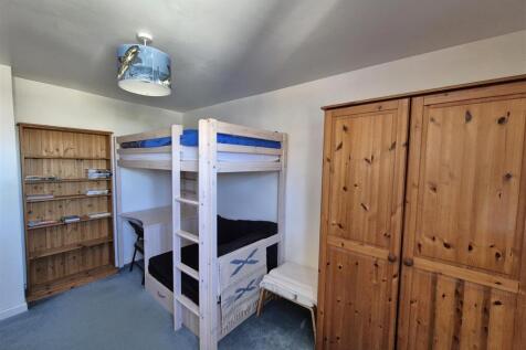 Bedroom 2(2).jpg