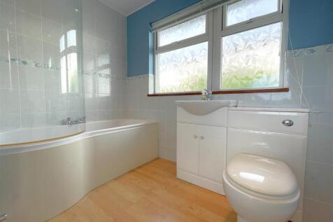 Bathroom.jpg