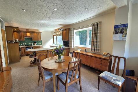 Kitchen dining room (5).jpg