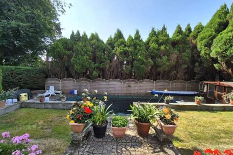 Swimming Pool and rear garden.jpg
