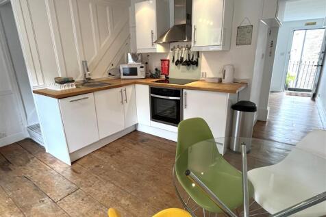 kitchen 2.JPG