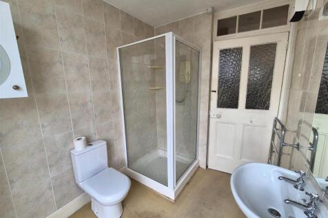 Shower room.jpg