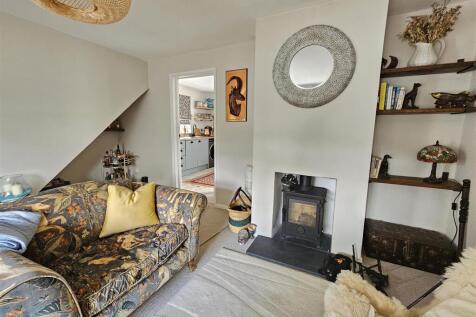SITTING ROOM (1).jpg