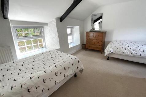 bedroom 2 2.JPG
