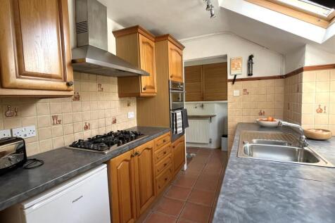 kitchen 2.JPG