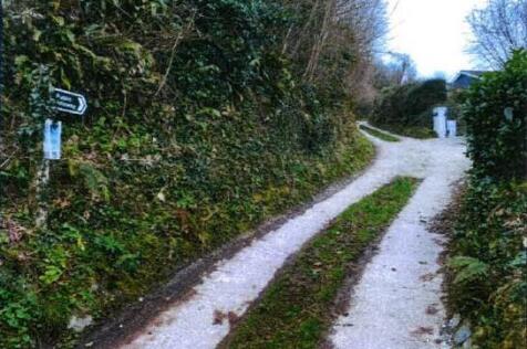 Begining of track leading to land.jpg
