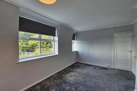 Rear bedroom