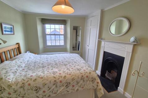 Bedroom 1.jpg