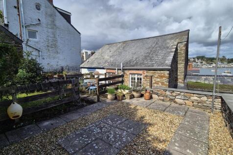 Rear terrace 3.jpg