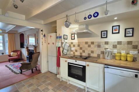 Kitchen 3.jpg