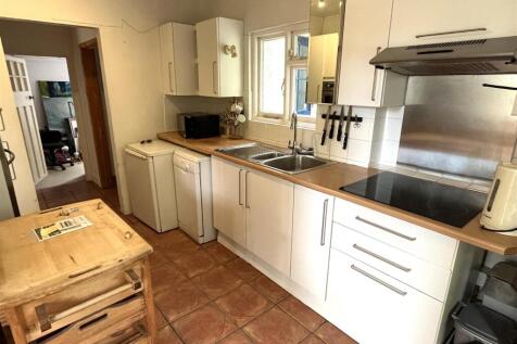 kitchen 2.JPG