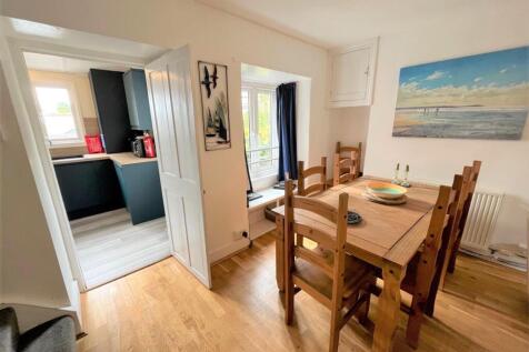 dining to kitchen.jpg