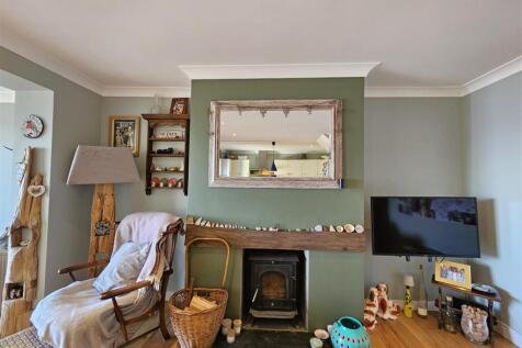 LIVING ROOM SITTING AREA.jpg