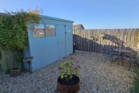 REAR GARDEN AND SHED