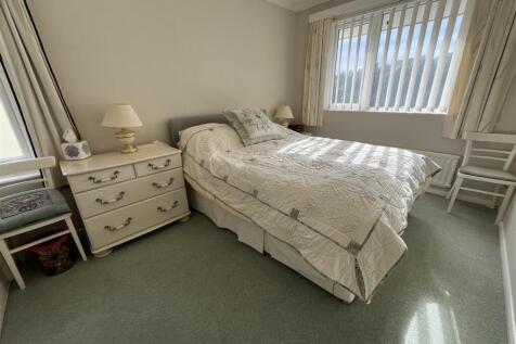 Bedroom 2.JPG