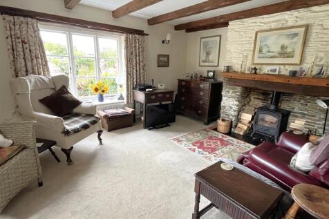 sitting room (2).JPG