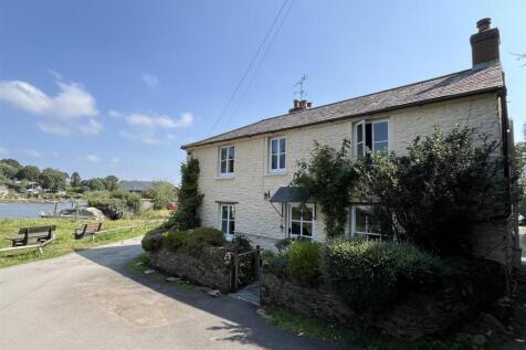 cottage front 2.JPG