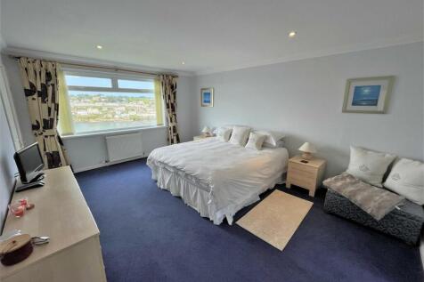 Main bedroom.JPG