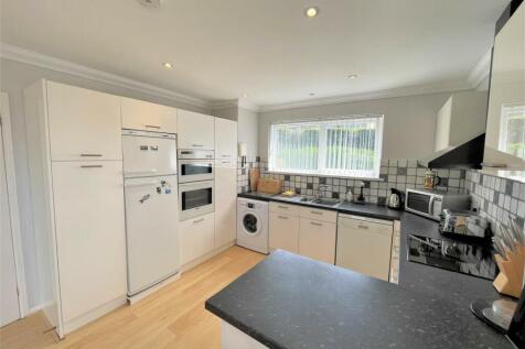 Kitchen 4.JPG