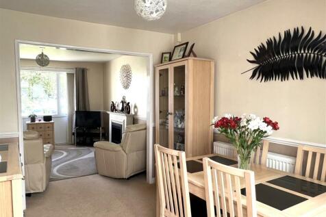 Dining Through To Lounge
