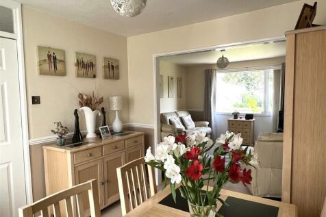Dining Through To Lounge