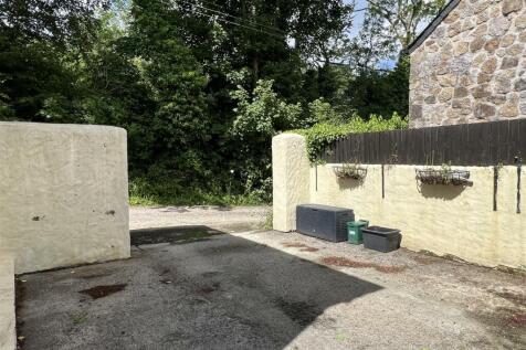 Garage/Workshop