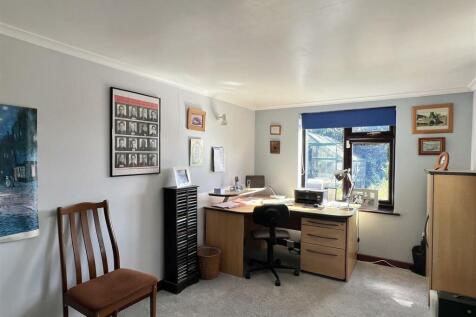 Study/Bedroom 4
