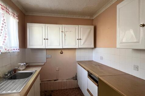 Kitchen: