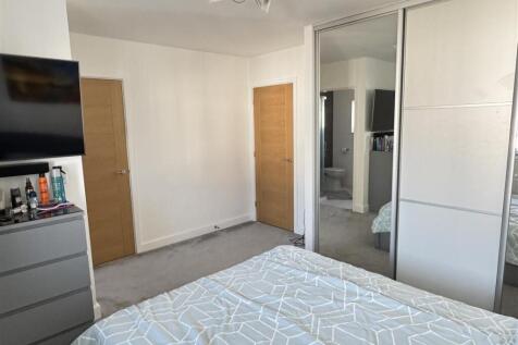 Bedroom One (2)
